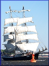 die Brigg Mercedes verläßt Hamburg am 08.05.2011 unter Segeln